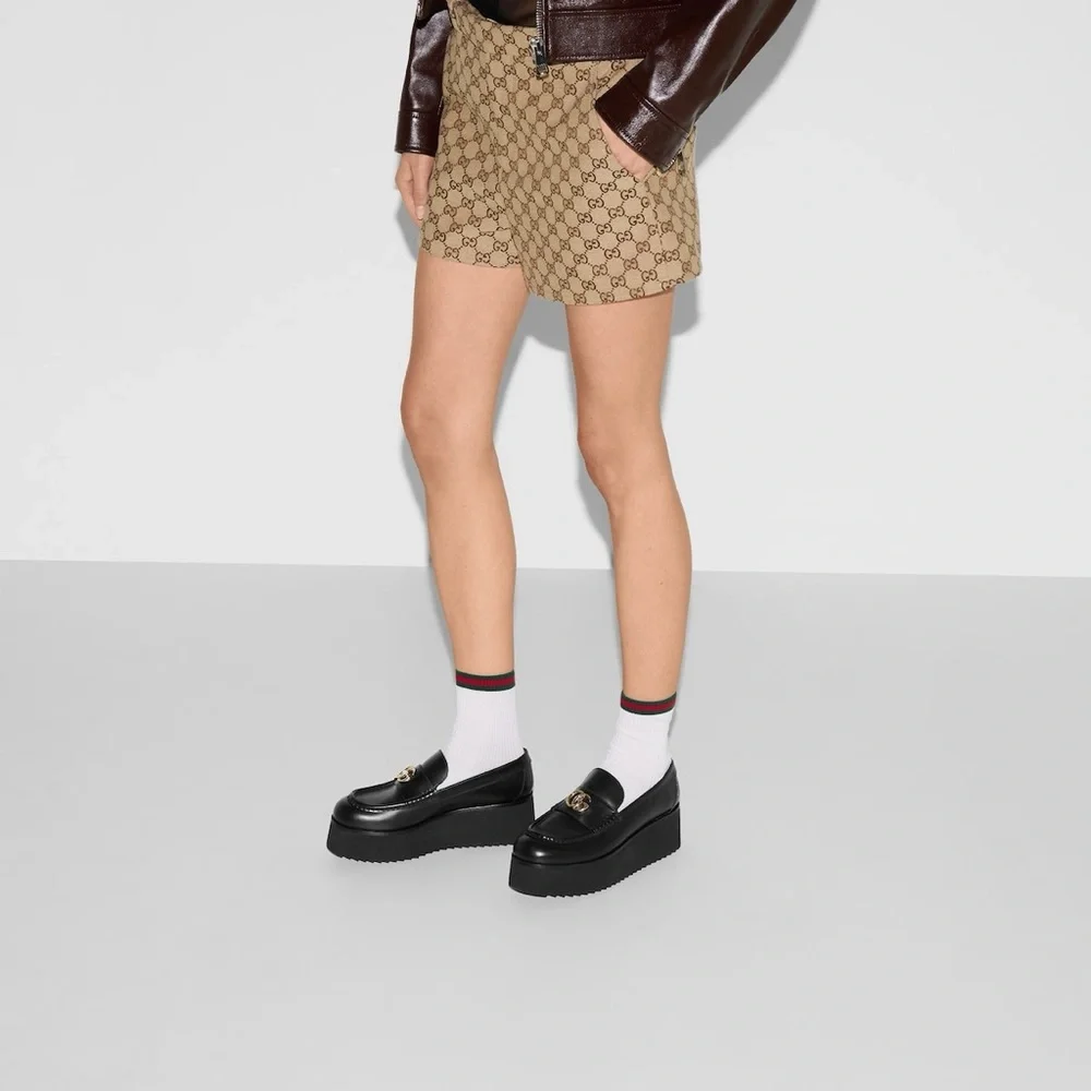 Gucci Black Platform Leather Loafers with Gold Emblem - Women - Picture 5 of 9